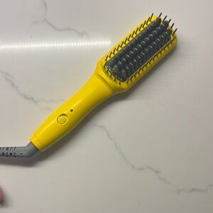 Drybar Brush Crush